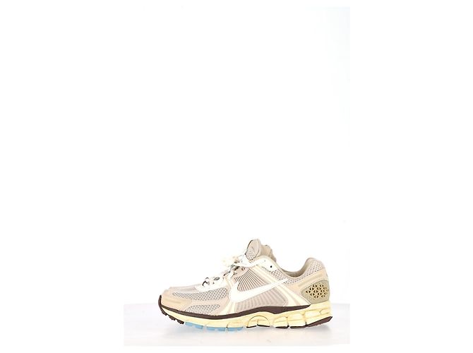 Tênis Nike Zoom Vomero 5 em sintético bege - vista 16