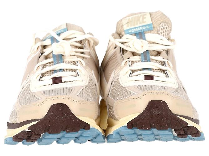Tênis Nike Zoom Vomero 5 em sintético bege - vista 3