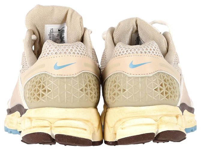 Tênis Nike Zoom Vomero 5 em sintético bege - vista 6