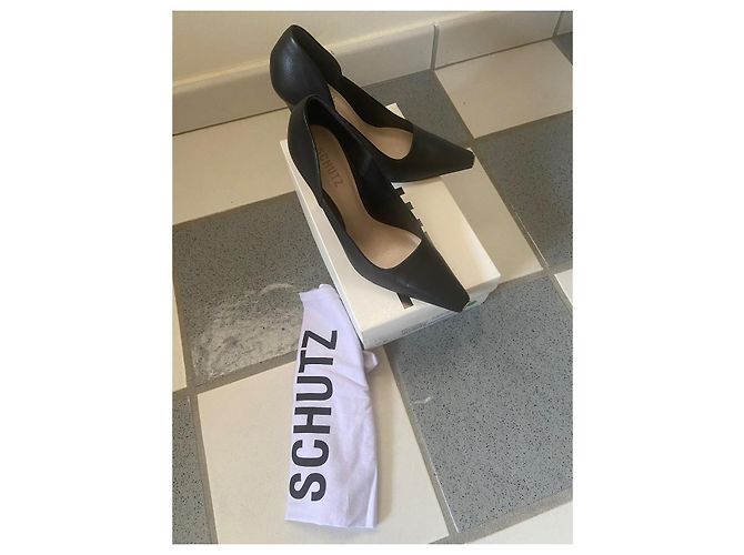 Décolleté Stiletto Schutz in pelle nera dettaglio oro Nero - vista 5