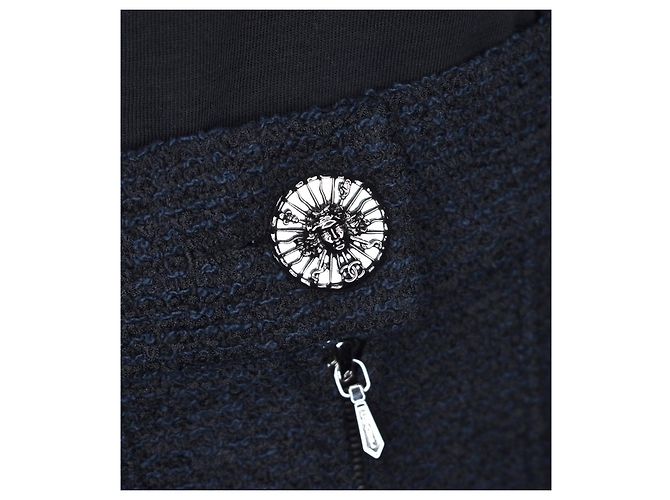 Chanel Look 35/71 dei Giardini di Versailles in passerella Blu navy Blu scuro - vista 12