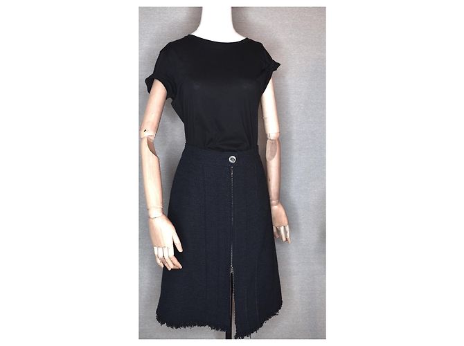 Chanel Look 35/71 dei Giardini di Versailles in passerella Blu navy Blu scuro - vista 14