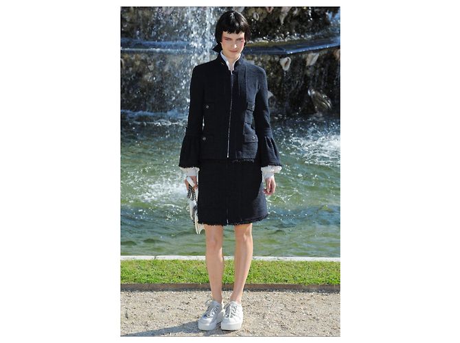 Chanel Look 35/71 dei Giardini di Versailles in passerella Blu navy Blu scuro - vista 2