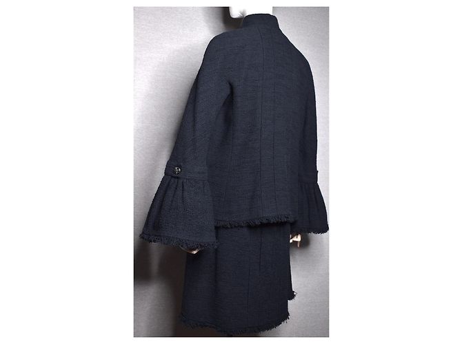 Chanel Look 35/71 dei Giardini di Versailles in passerella Blu navy Blu scuro - vista 5