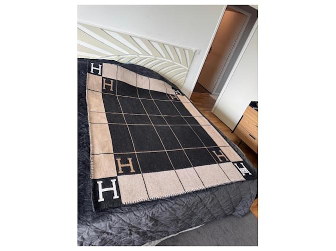 Xale Hermès Preto - vista 2