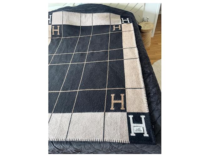 Xale Hermès Preto - vista 3