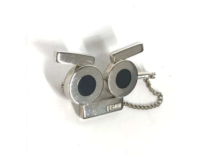 Broche Fendi prata e preta - vista 3