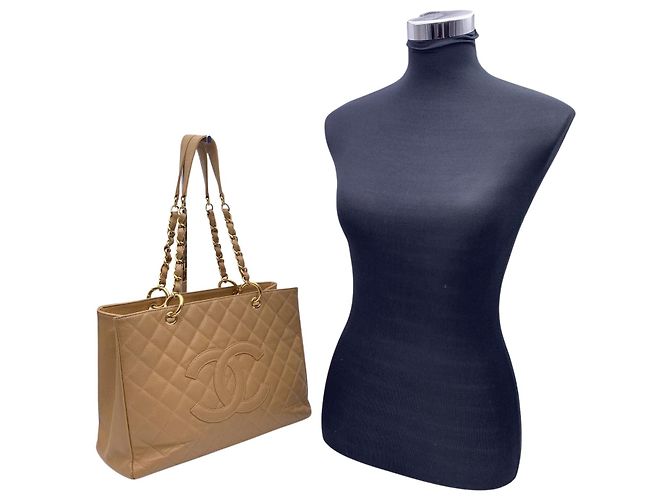Timeless Chanel Beige gesteppte Leder GST Große Einkaufstasche - Ansicht 2