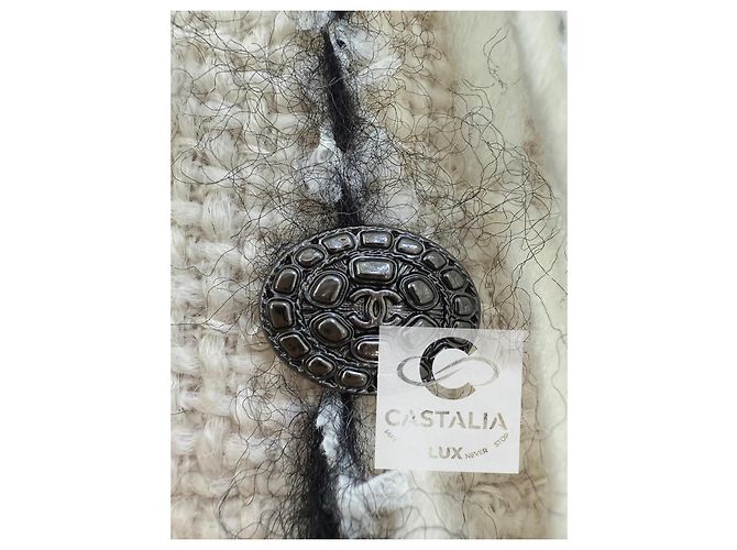 Chanel Ikonisches Fransen-Tweedkleid der Arctic Ice Kollektion Roh - Ansicht 12