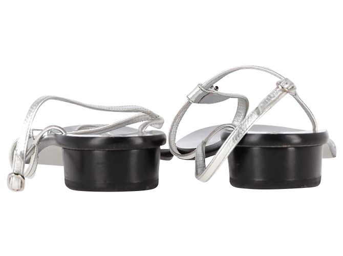 Timeless Sandali T-Strap Chanel in pelle argentata Argento - vista 9