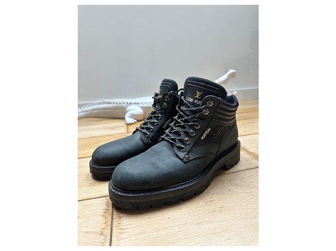 Stivaletti Louis Vuitton Oberkampf nubuck nero Grigio antracite - vista 2