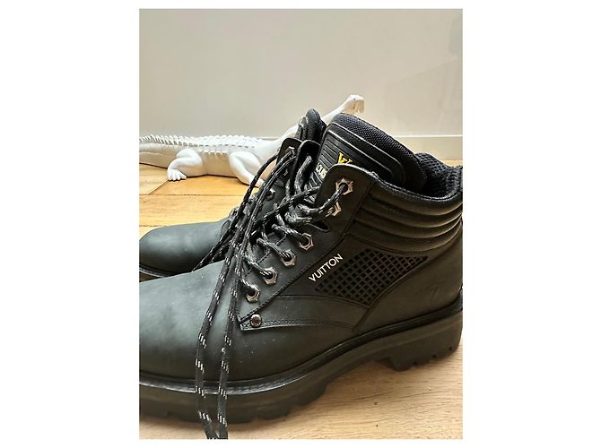 Stivaletti Louis Vuitton Oberkampf nubuck nero Grigio antracite - vista 4