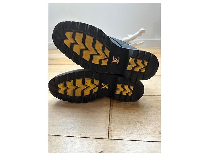 Stivaletti Louis Vuitton Oberkampf nubuck nero Grigio antracite - vista 7