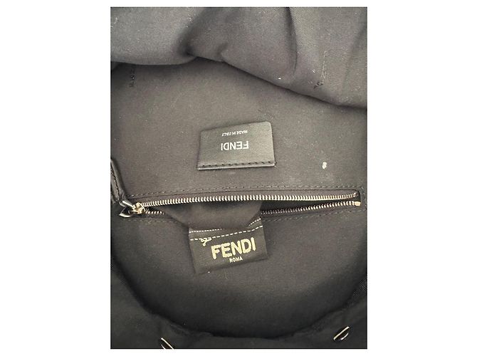 Fendi By the Way Rucksack aus schwarzem Lammleder - Ansicht 7