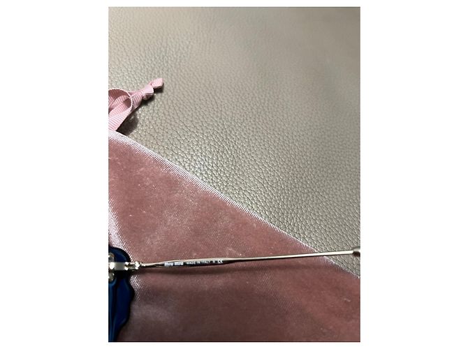 Óculos de sol Miu Miu pretos com bordado de pedras - vista 5
