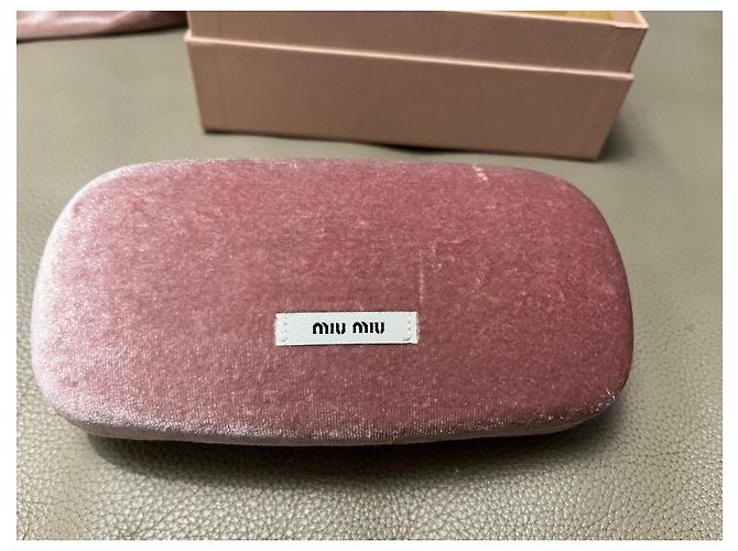 Óculos de sol Miu Miu pretos com bordado de pedras - vista 9