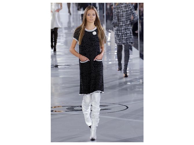 Chanel Nuovo abito di alta moda impreziosito con perle squisite Nero - vista 2
