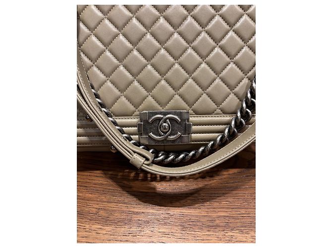 Borsa Chanel Boy in pelle verde oliva Verde chiaro - vista 12