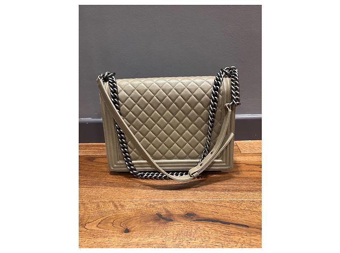 Borsa Chanel Boy in pelle verde oliva Verde chiaro - vista 2