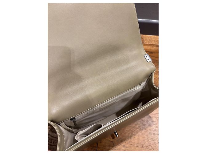 Borsa Chanel Boy in pelle verde oliva Verde chiaro - vista 5