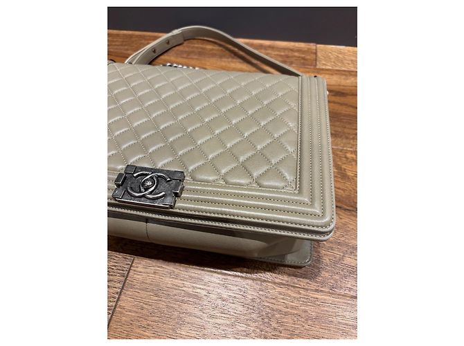 Borsa Chanel Boy in pelle verde oliva Verde chiaro - vista 6
