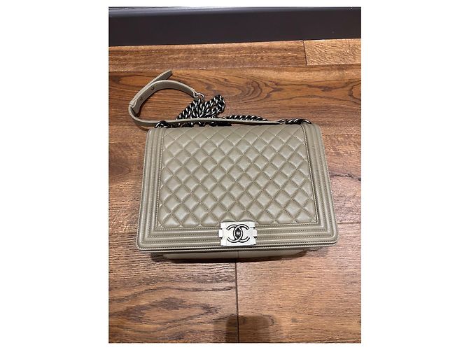 Borsa Chanel Boy in pelle verde oliva Verde chiaro - vista 9