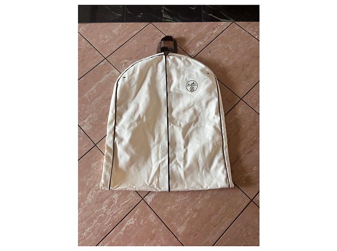 Capa de roupas Hermès em algodão Eggshell Marrom escuro Fora de branco Castanho escuro - vista 3