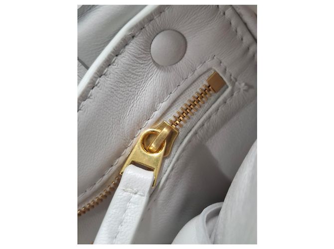 Borsa a Spalla Padded Cassette di Bottega Veneta in Pelle Bianca Bianco Crudo - vista 14