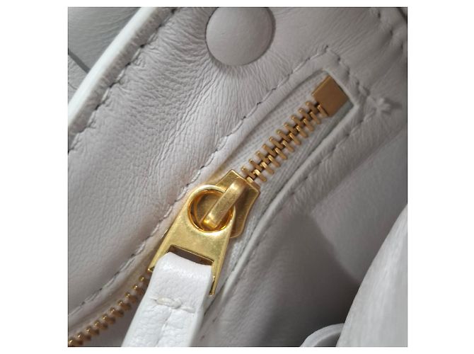 Borsa a Spalla Padded Cassette di Bottega Veneta in Pelle Bianca Bianco Crudo - vista 5