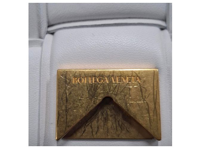 Borsa a Spalla Padded Cassette di Bottega Veneta in Pelle Bianca Bianco Crudo - vista 9