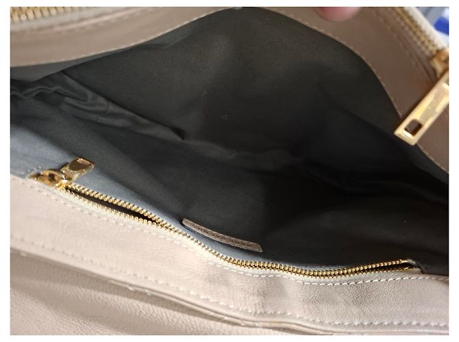 Bolsa de ombro acolchoada Marc Jacobs em couro bege - vista 16