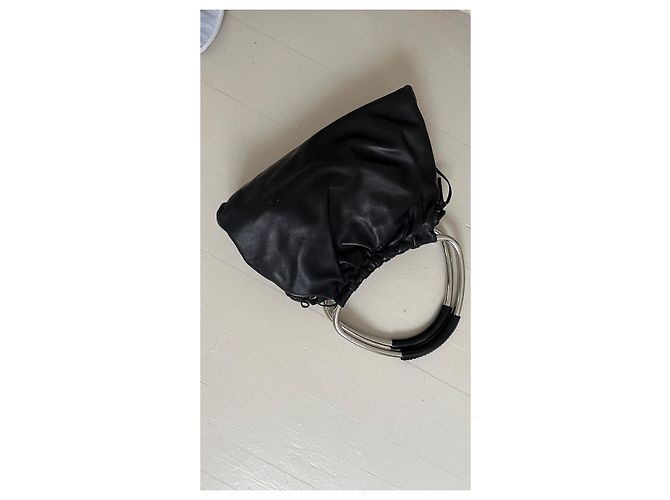 Prada Tasche mit Metallgriff - Ansicht 2