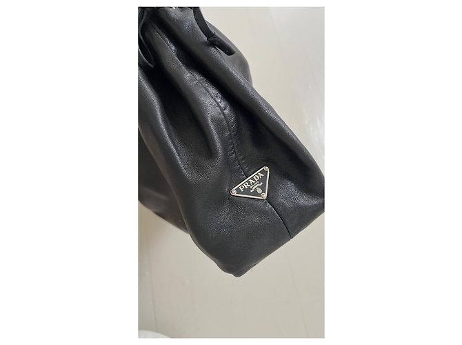 Prada Tasche mit Metallgriff - Ansicht 3