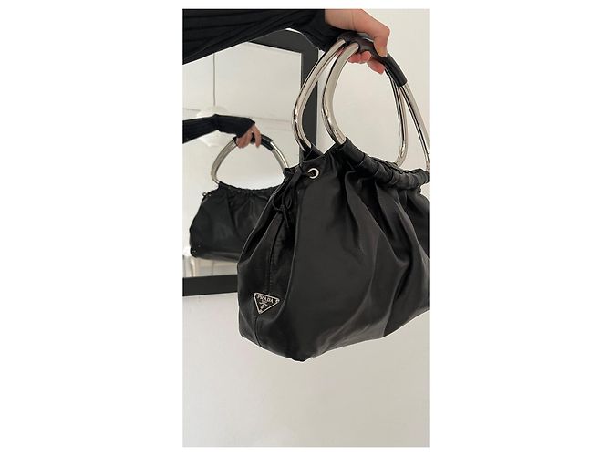 Prada Tasche mit Metallgriff - Ansicht 6