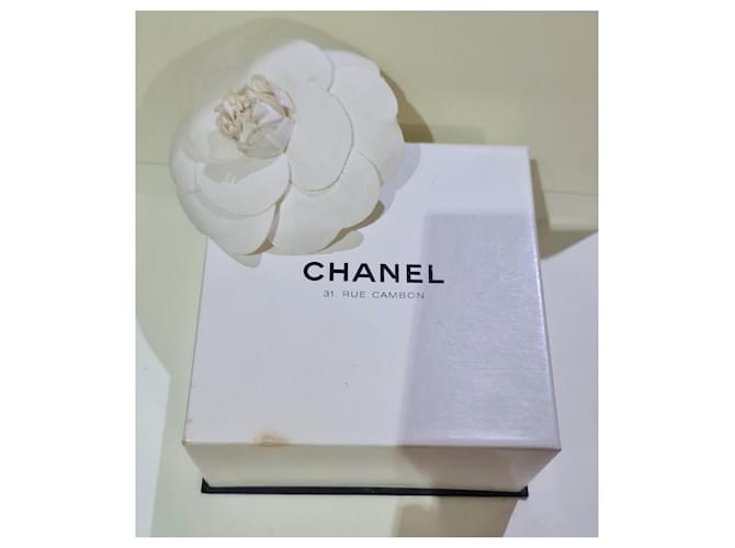 Coco Crush Chanel KAMELIE Weiß - Ansicht 3