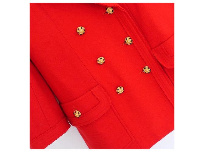 Abrigo de lana roja con botón Gripoix Chanel Otoño 1996 96A - vista 2