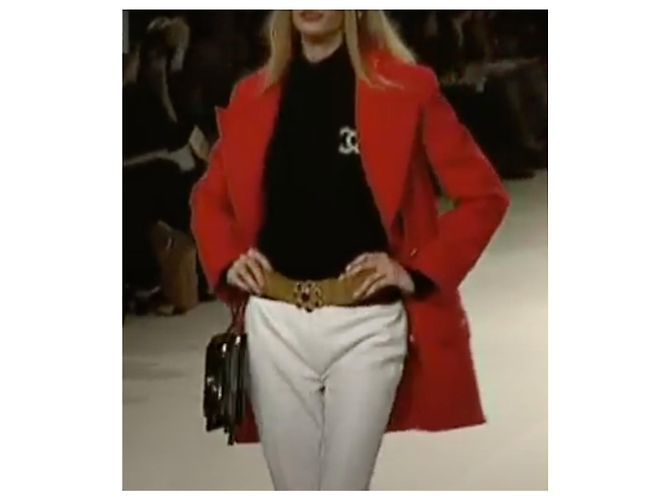 Abrigo de lana roja con botón Gripoix Chanel Otoño 1996 96A - vista 6