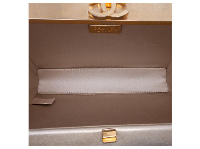 Chanel Gold Chocolate Bar Metallic Lammleder Clutch mit Kette Golden - Ansicht 4