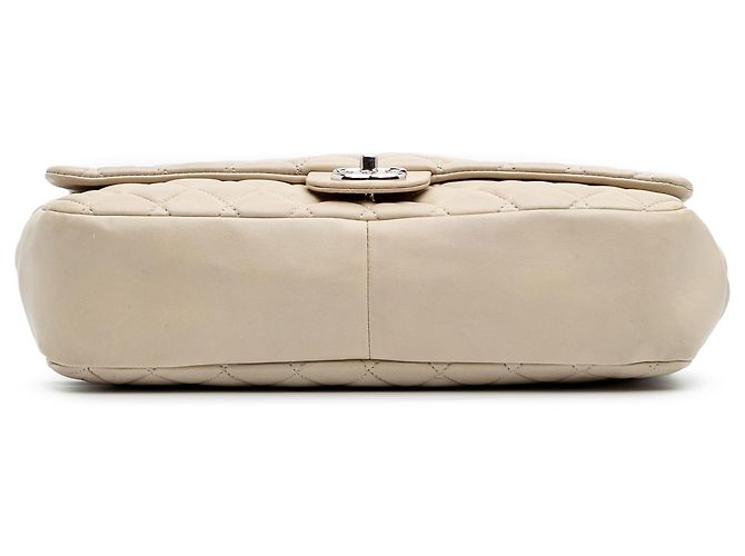 Chanel Brown Jumbo Quilted Lambskin Coco Rain Flap Marrone Beige - vista 3