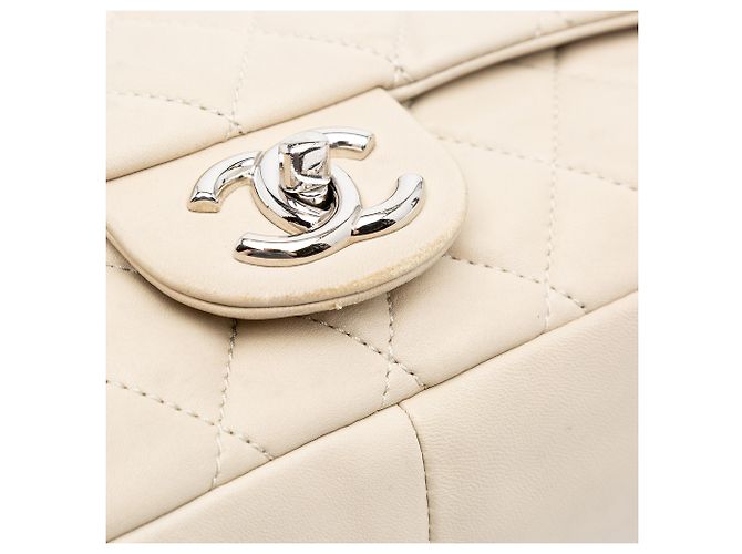 Chanel Brown Jumbo Quilted Lambskin Coco Rain Flap Marrone Beige - vista 9