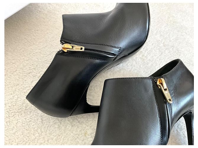 Stivaletti Saint Laurent Palladio in pelle nera con borchie dorate Nero D'oro - vista 5