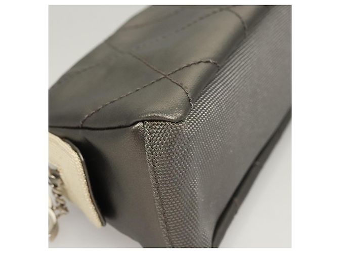 Chanel Pochette Bicolore in Pelle PVC Grigia CC Auth BA1250 Marrone - vista 7