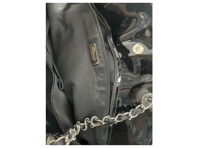 Chanel Handtasche aus schwarzem Lackleder und Stroh Beige - Ansicht 7