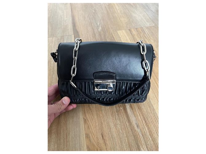 Borsa a spalla in pelle nera Prada Nappa Gaufre Nero - vista 10