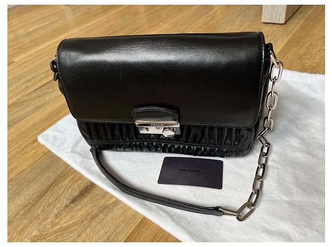 Borsa a spalla in pelle nera Prada Nappa Gaufre Nero - vista 5