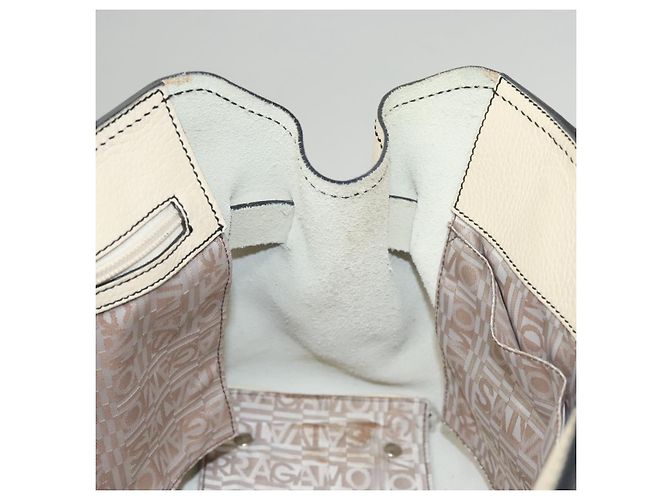 Borsa tote in pelle bianca e argento Salvatore Ferragamo Auth BA1465 Bianco - vista 21