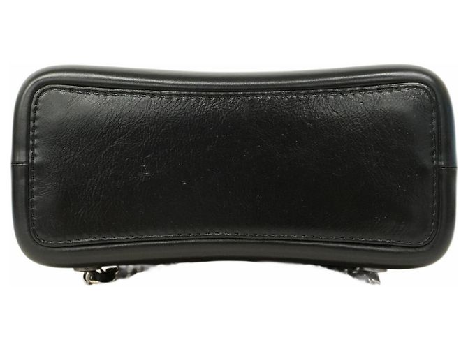 Chanel Matelassé Gabrielle Rindsleder Rucksack Schwarz Weiß - Ansicht 3