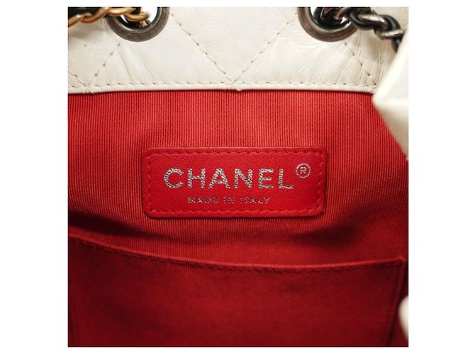 Chanel Matelassé Gabrielle Rindsleder Rucksack Schwarz Weiß - Ansicht 5