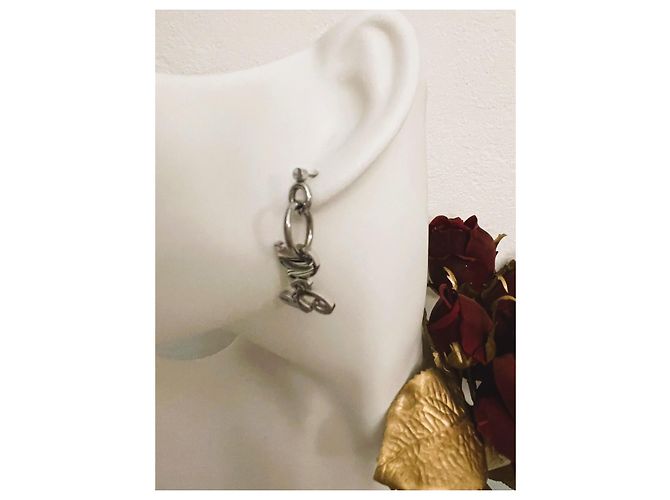 Iconici  orecchini DOLCE & GABBANA acciaio argento con pendente logo lettering - vista 2