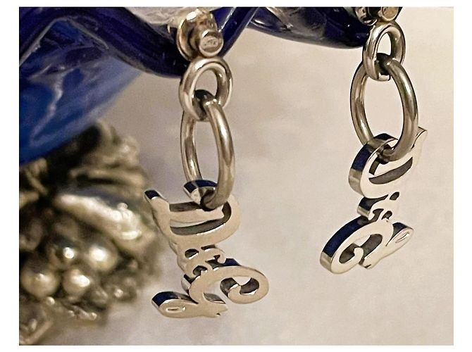 Iconici  orecchini DOLCE & GABBANA acciaio argento con pendente logo lettering - vista 4